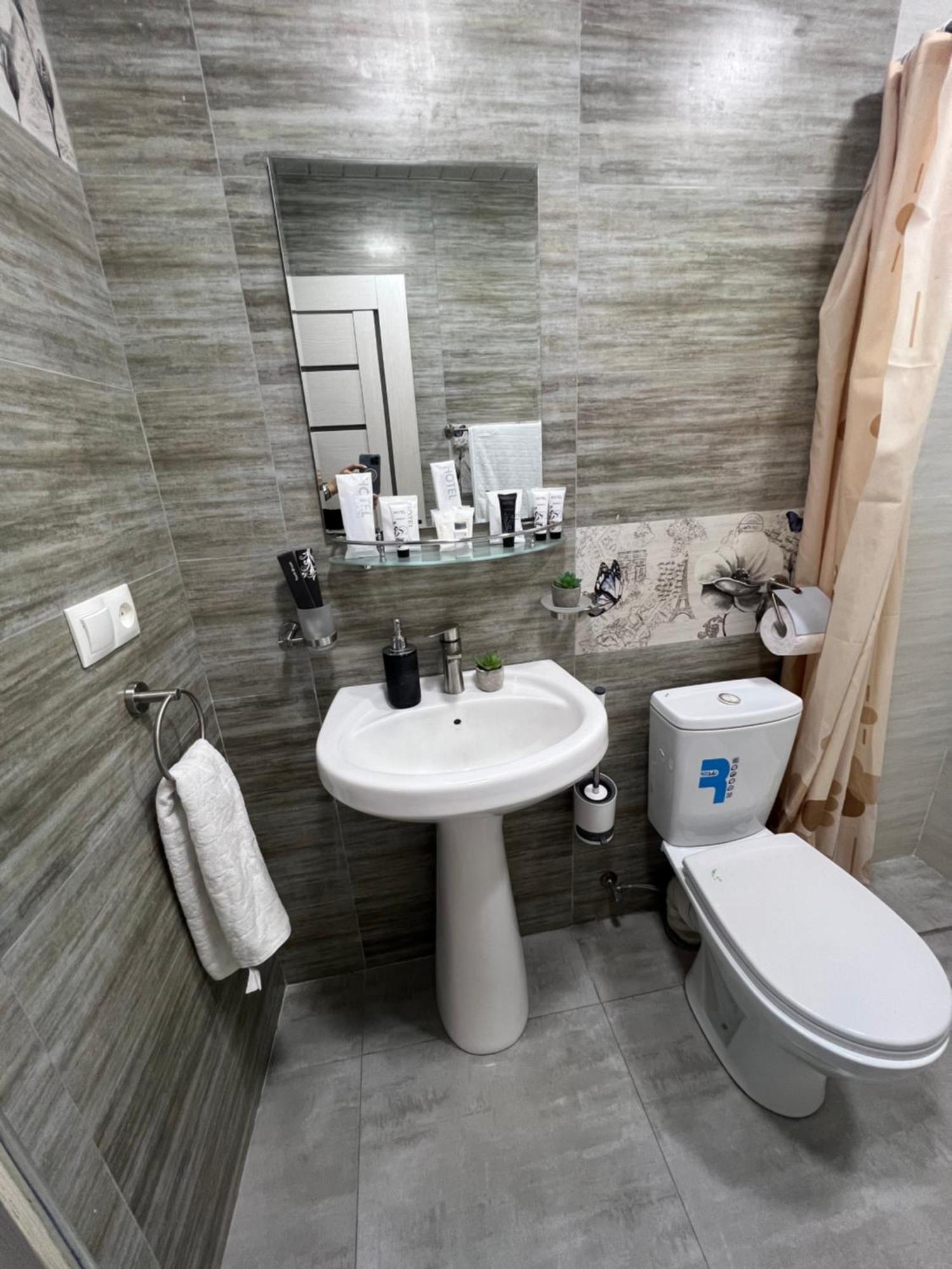 Cosy Apartment With Good Location Self Check In Ереван Екстериор снимка
