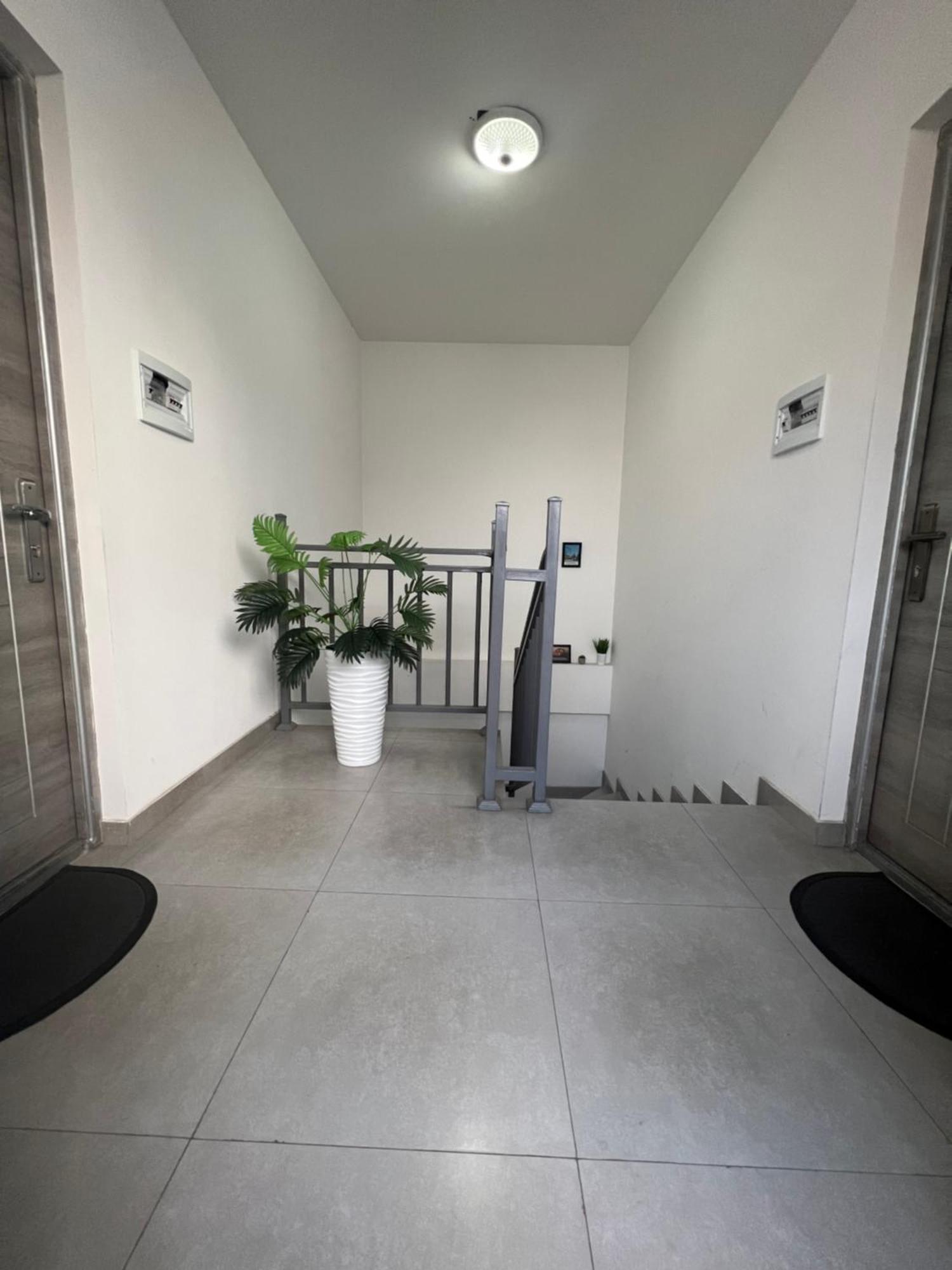 Cosy Apartment With Good Location Self Check In Ереван Екстериор снимка