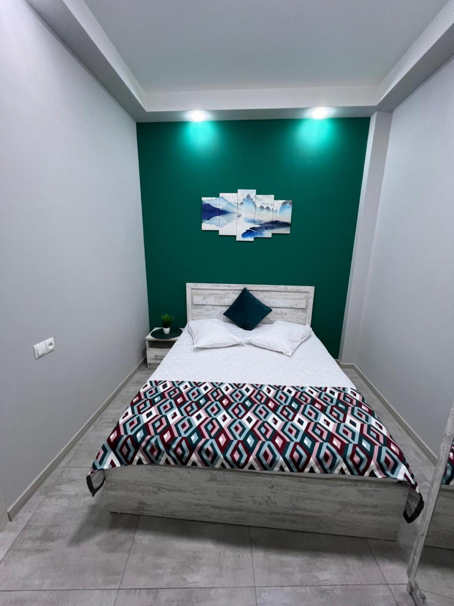 Cosy Apartment With Good Location Self Check In Ереван Екстериор снимка