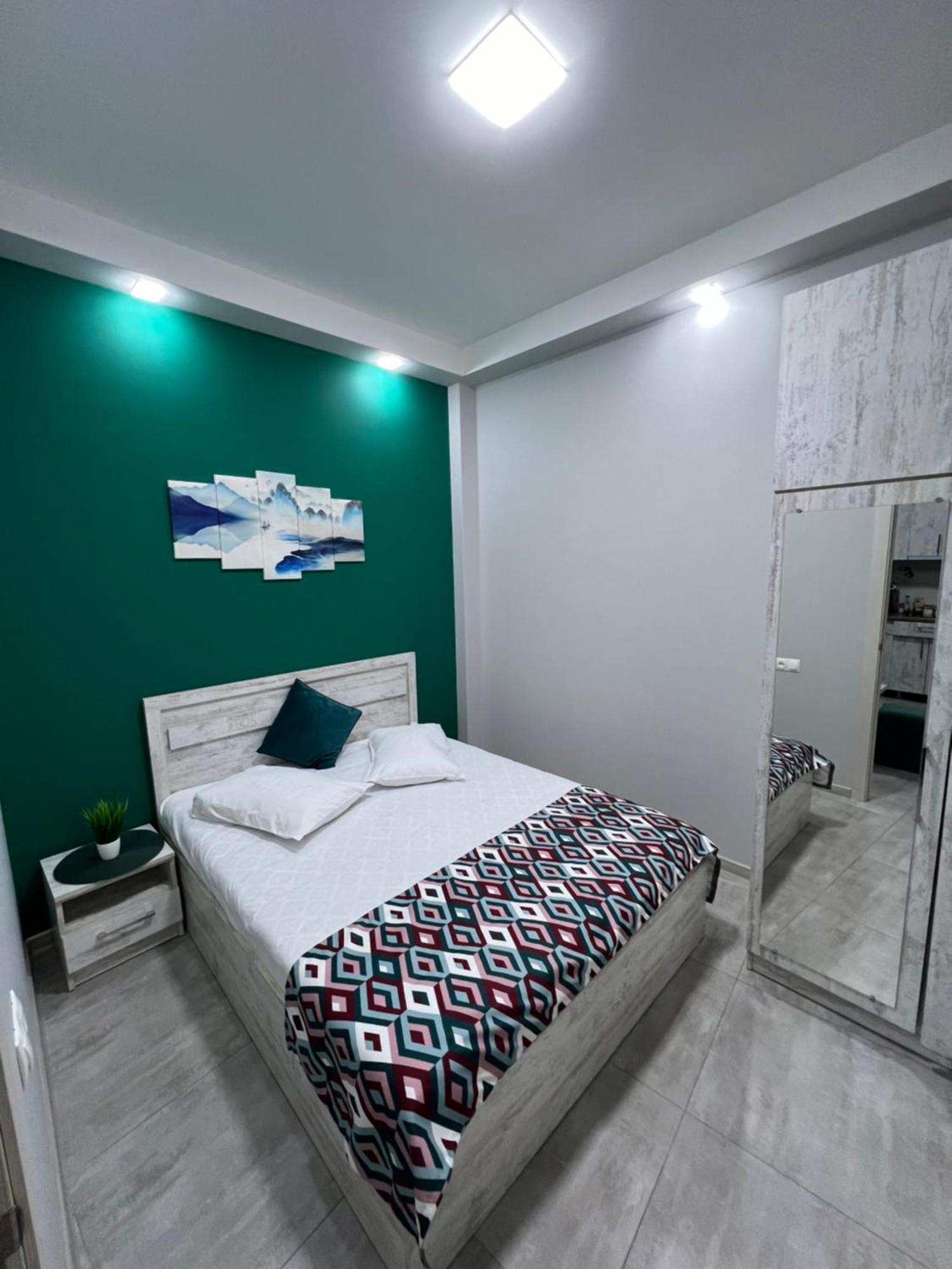Cosy Apartment With Good Location Self Check In Ереван Екстериор снимка