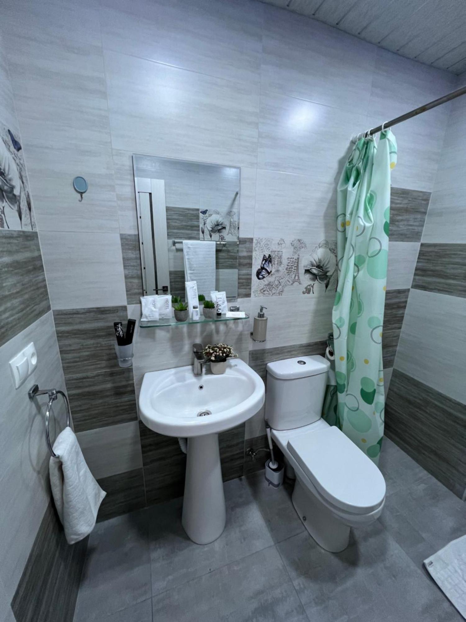 Cosy Apartment With Good Location Self Check In Ереван Екстериор снимка