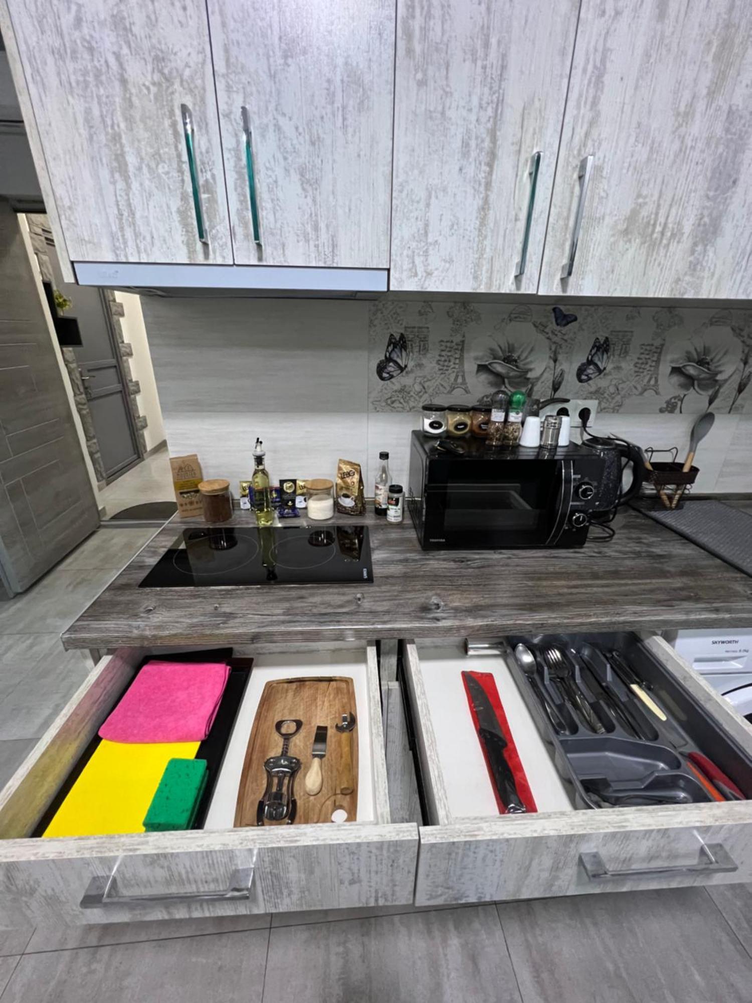 Cosy Apartment With Good Location Self Check In Ереван Екстериор снимка